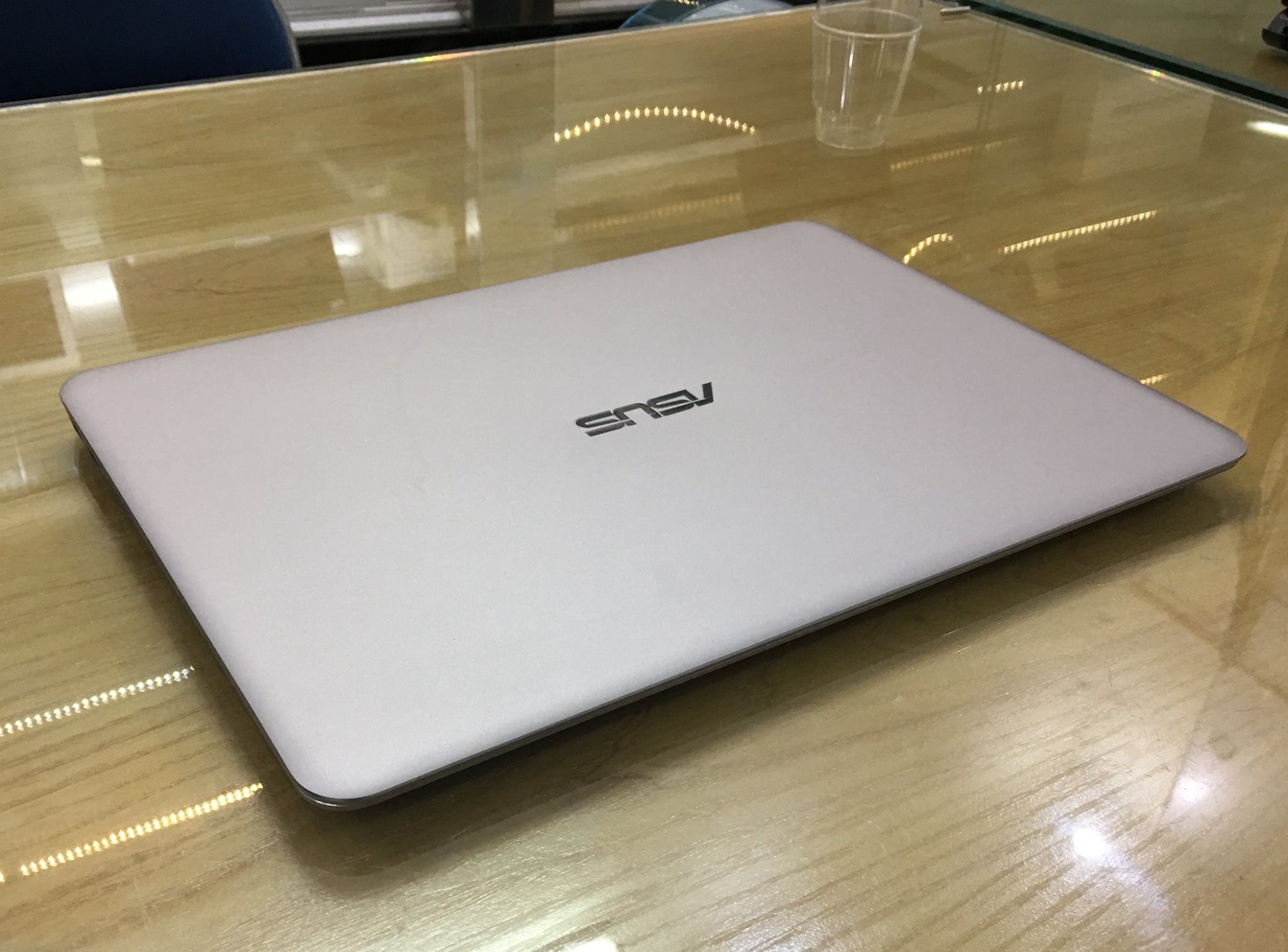 Laptop Asus UX305CA-FC036T Gold-7.jpg